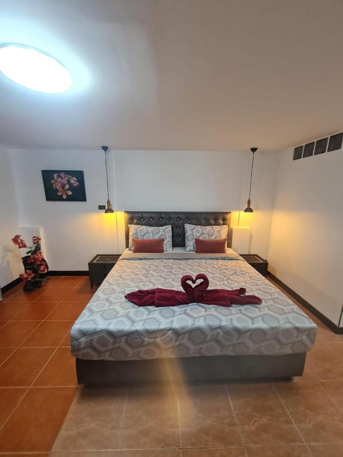 Happy Beach Jomtien Guesthouse エクステリア 写真