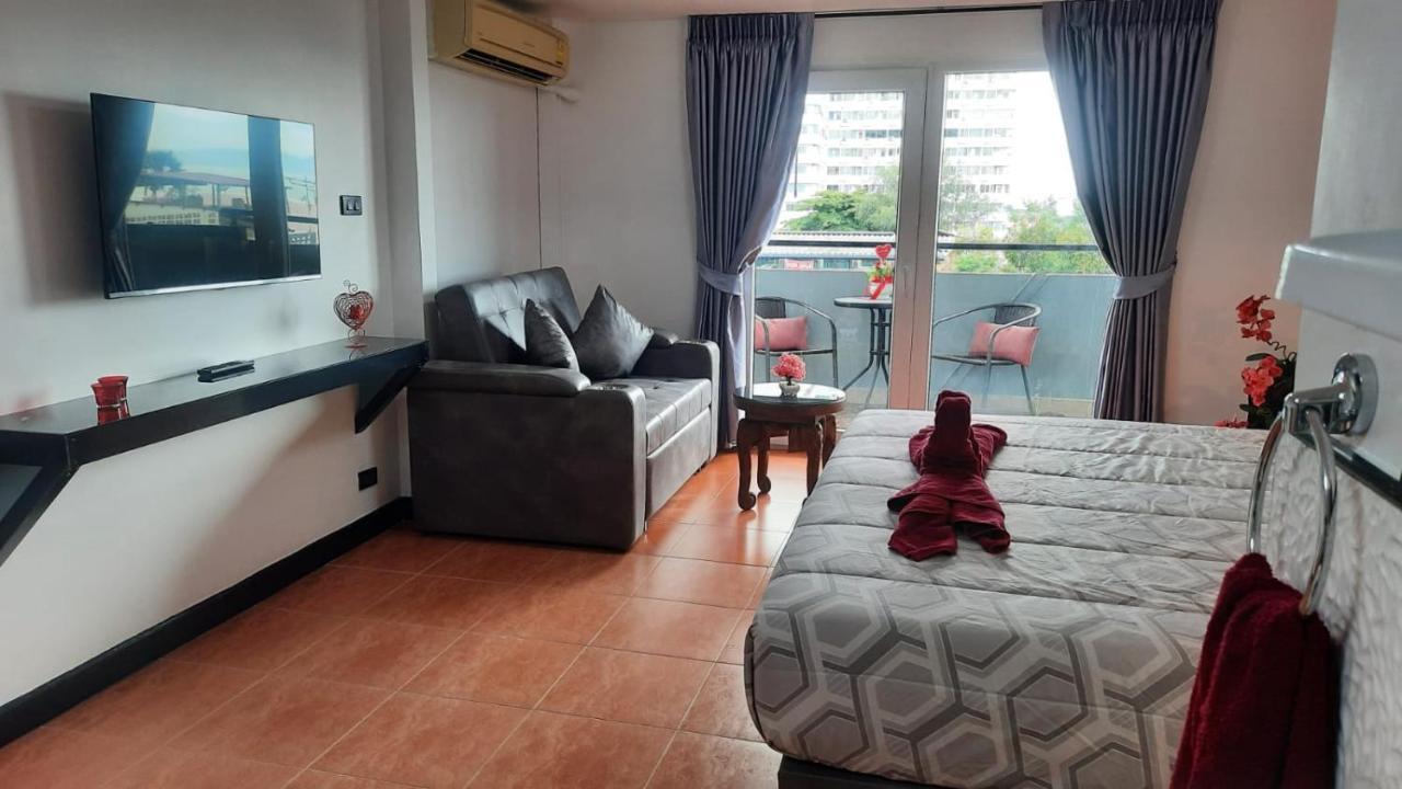 Happy Beach Jomtien Guesthouse エクステリア 写真