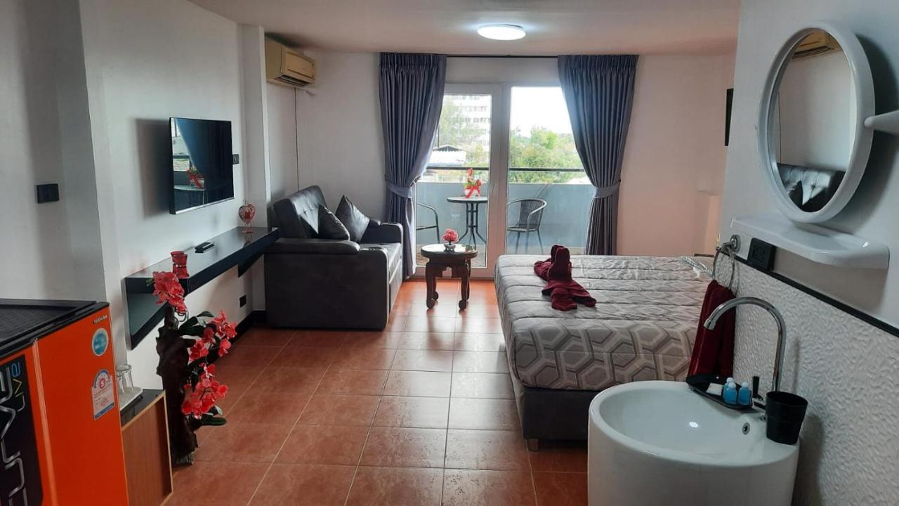 Happy Beach Jomtien Guesthouse エクステリア 写真