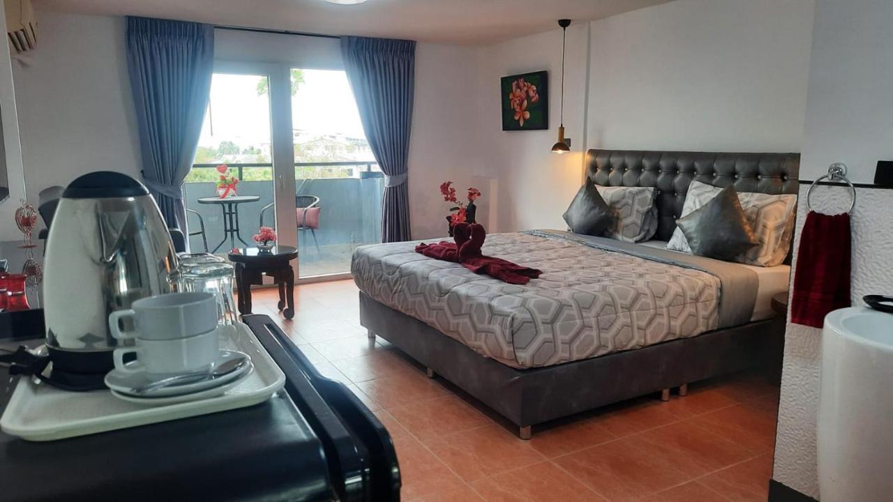 Happy Beach Jomtien Guesthouse エクステリア 写真