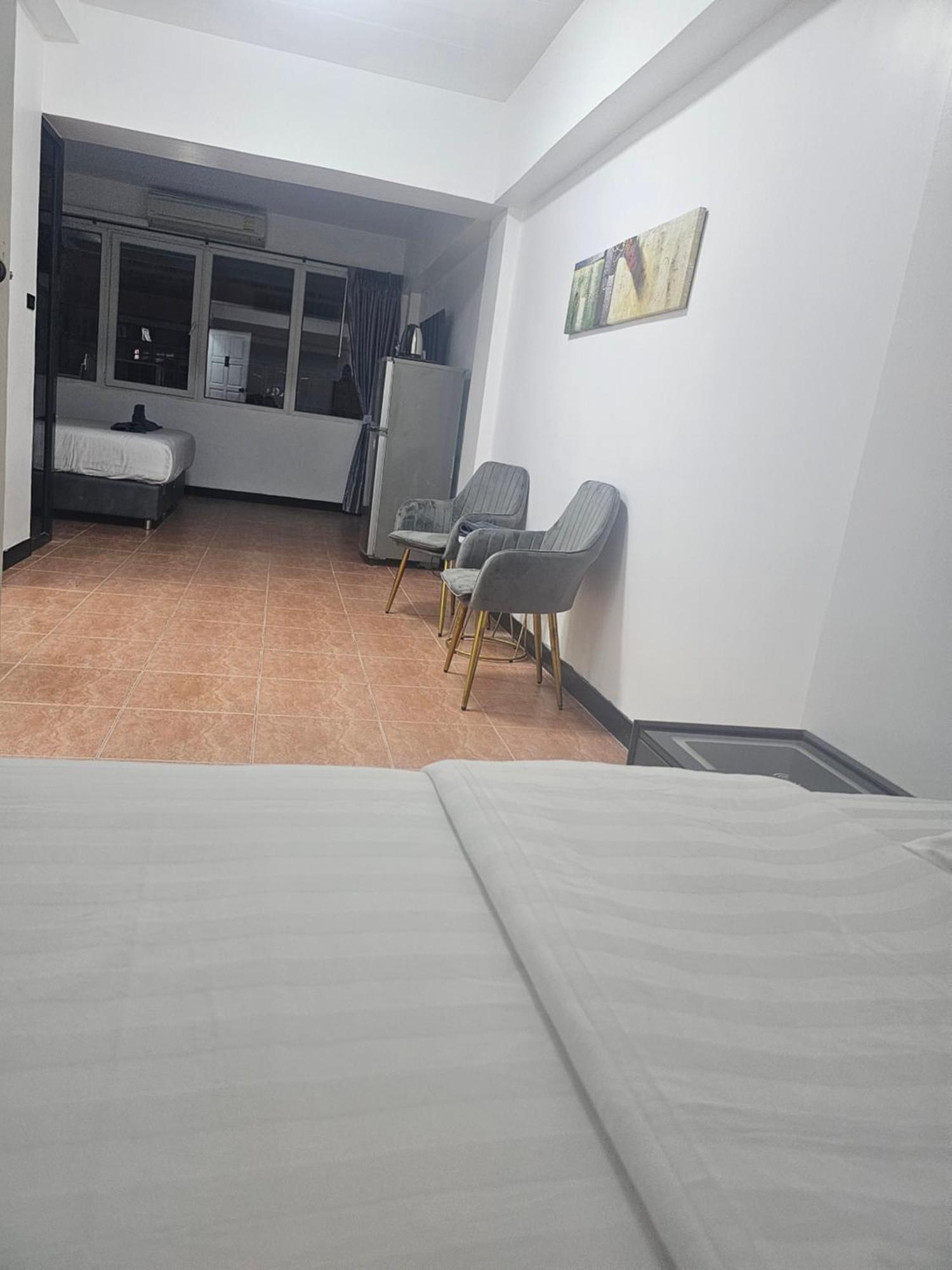 Happy Beach Jomtien Guesthouse エクステリア 写真
