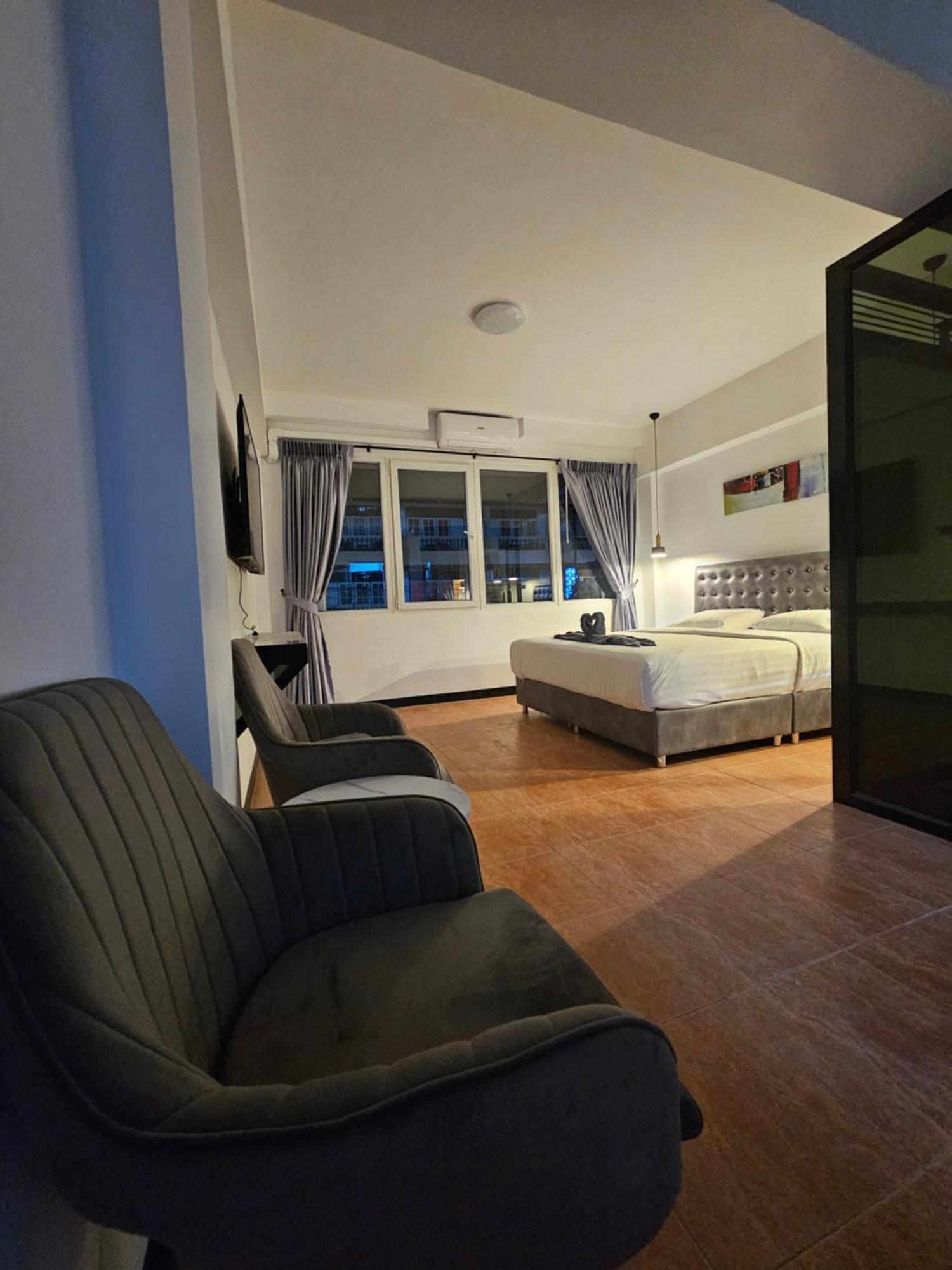 Happy Beach Jomtien Guesthouse エクステリア 写真