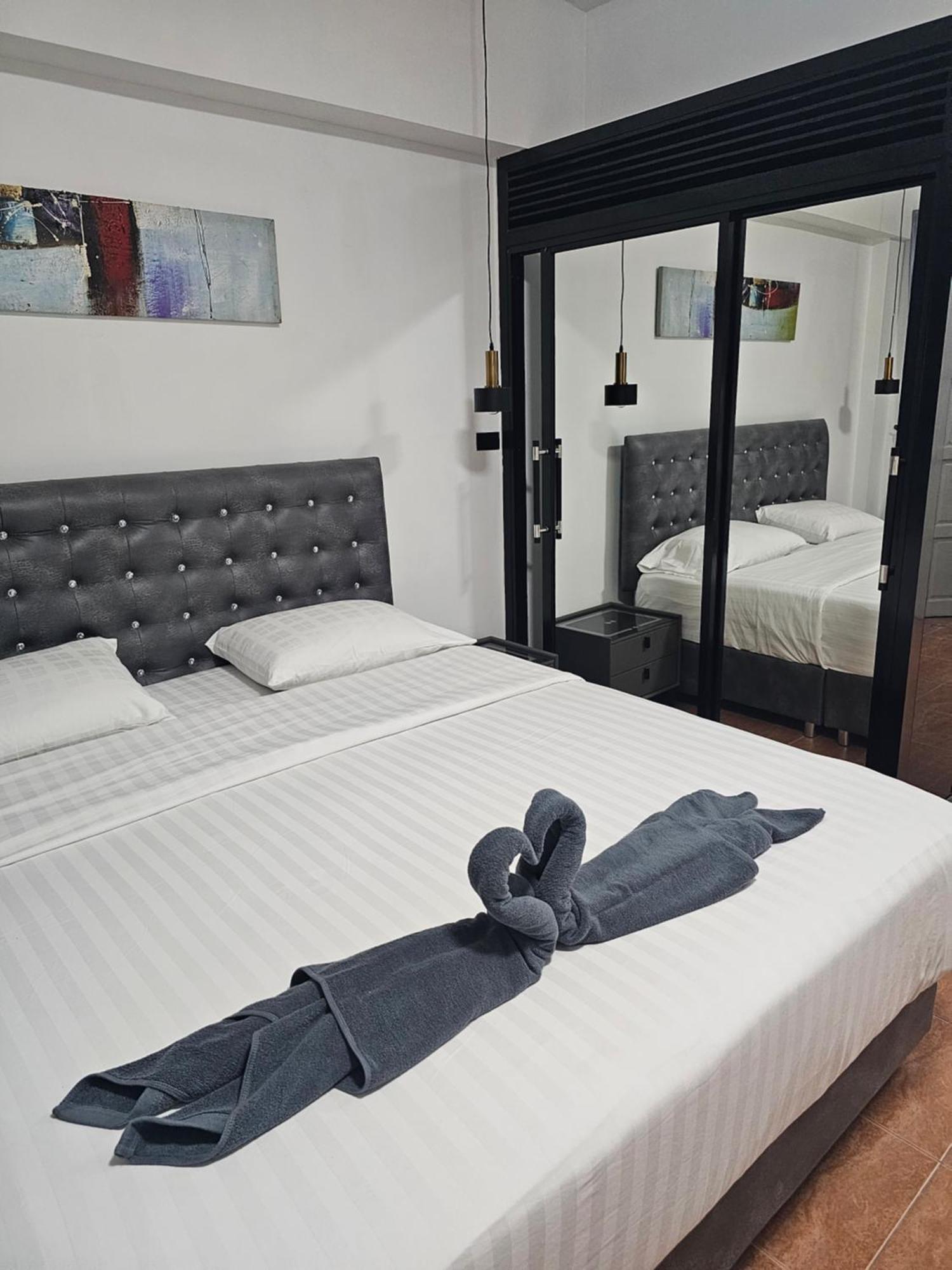 Happy Beach Jomtien Guesthouse エクステリア 写真